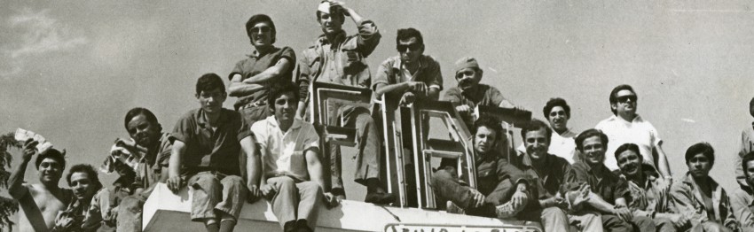 Fotografía de obreros de FIAT Córdoba en conflicto durante la ocupación de la fábrica (enero de 1971)