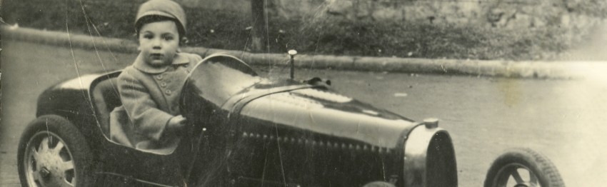Dardo Cúneo, de chico, en el Jardín Zoológico de Buenos Aires (c. 1920)